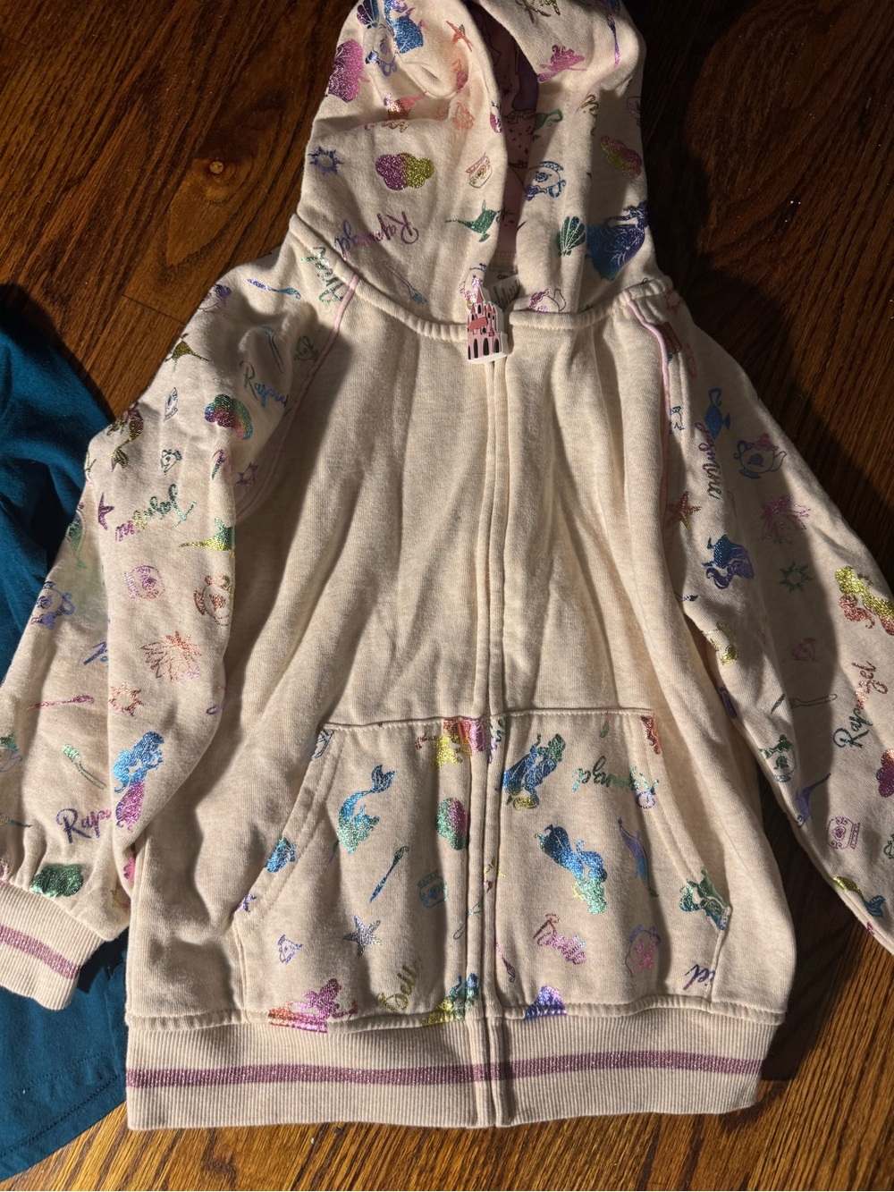 Girls Bundle - 5 pounds! 6 outfits and 2 shirts All size 7, 8 or 7/8 - Picture 10 of 10